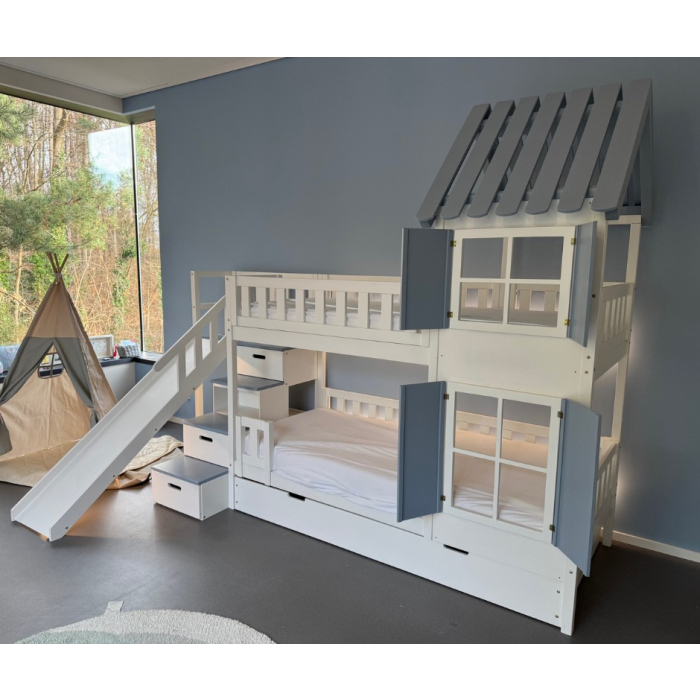 Etagenbett mit Treppe, Dach und Rutsche – Sonderanfertigung